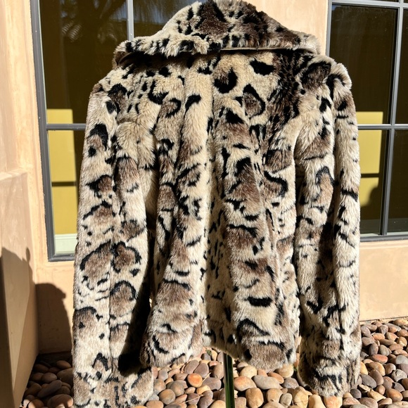 AMAZING faux fur Leopard coat - Picture 5 of 5